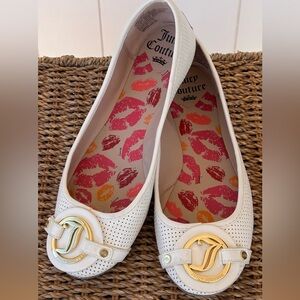 Juicy Couture Women’s Flow White Ballet Flats‎ Gold Buckle Logo Size 7M